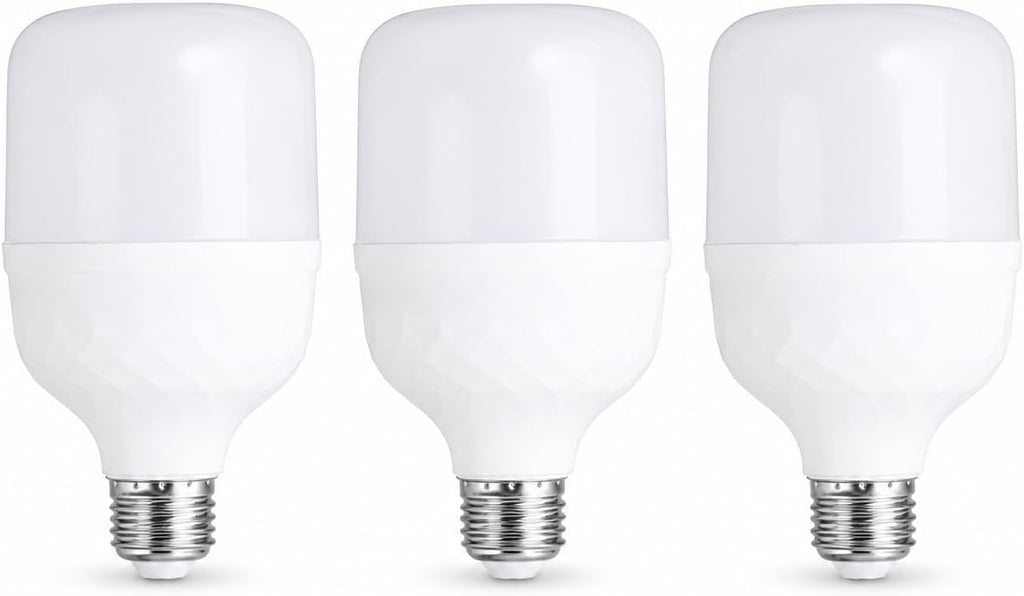 ثلاث لمبات LED بيضاء بقدرة 35 واط وقاعدة E27 مرتبة بجانب بعضها
